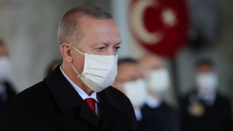 Ο Ερντογάν... επιστήμονας: Ανακοίνωσε τουρκικό εμβόλιο για τον κορονοϊό έως τον Απρίλιο