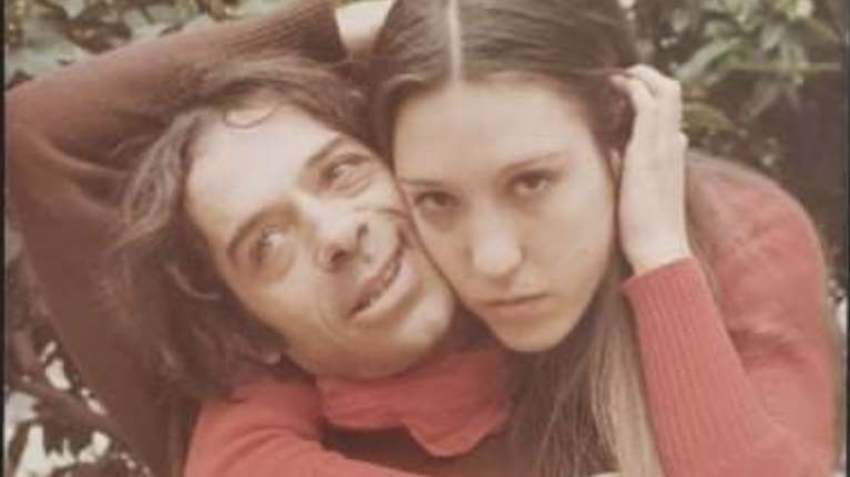 Ηλίας Λογοθέτης: Το συγκινητικό μήνυμα της συζύγου του και η σπάνια φωτογραφία - &quot;Μετεβλήθη εντός μου και ο ρυθμός του κόσμου&quot;