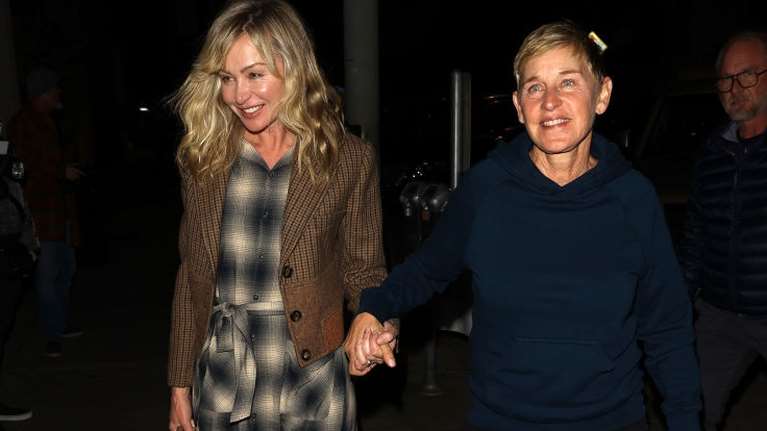 Από τα τηλεοπτικά πλατό στο τρακτέρ: Η νέα ζωή της Έλεν ντε Τζενέρις με τη σύντροφό της στην Οξφόρδη