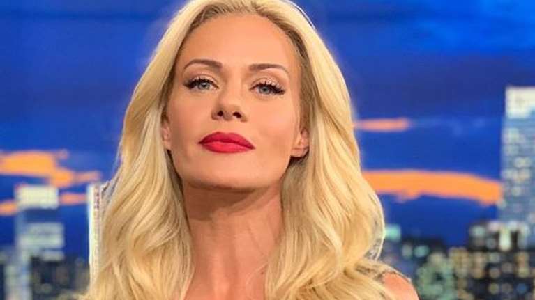 Ζέτα Μακρυπούλια: Η εντυπωσιακή εμφάνιση που θύμισε "Catwoman" με βινύλ και γόβες στιλέτο