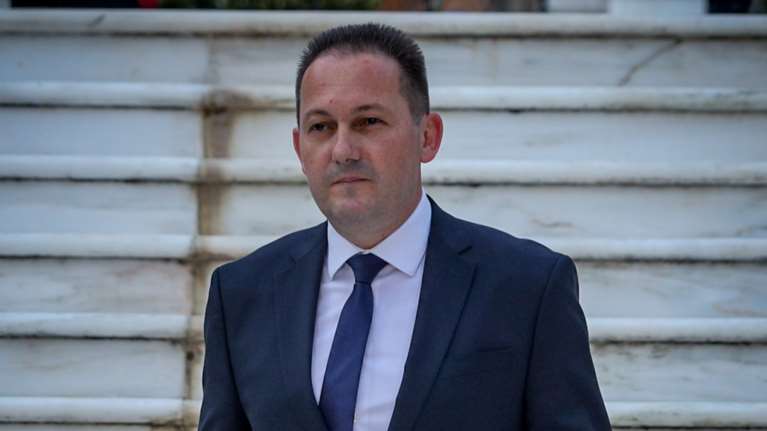 Πέτσας: Αν χρειαστεί θα κλείσουν και τα Δημοτικά - Άρση lockdown με κάτω από 300 κρούσματα