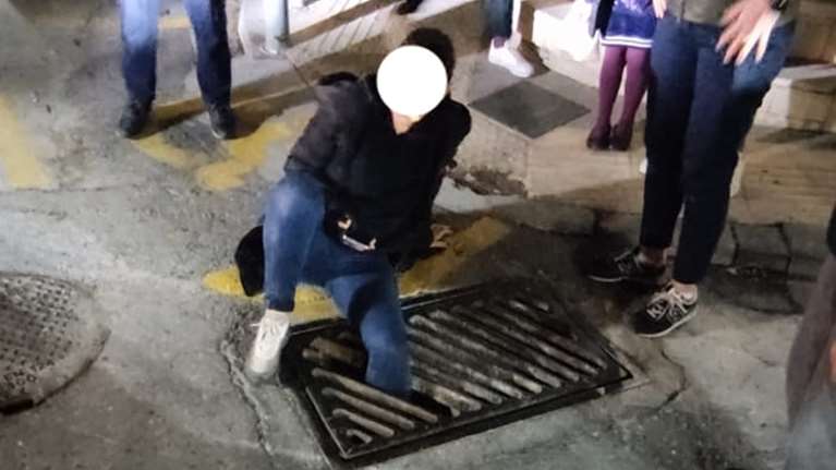 Απίστευτο: Γυναίκα στο Ηράκλειο Κρήτης σφήνωσε μέσα σε φρεάτιο- Την απεγκλώβισαν με δισκοπρίονο [Εικόνα]