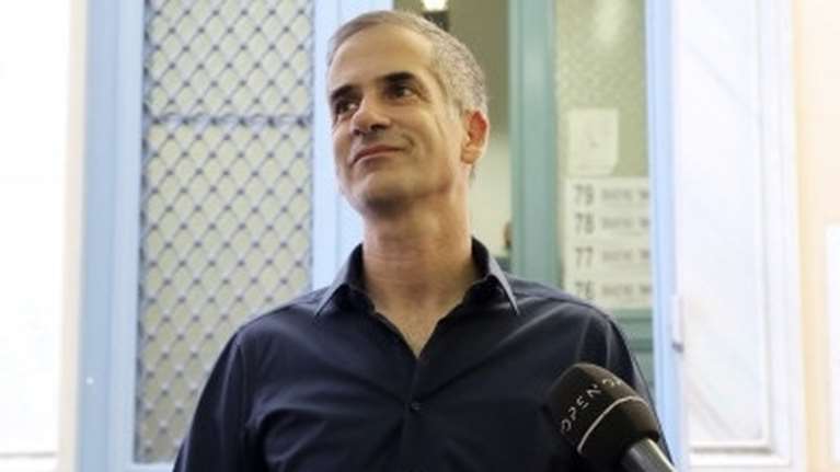 Περήφανος μπαμπάς ο Κώστας Μπακογιάννης: Ο 17χρονος γιος του ψήφισε για πρώτη φορά