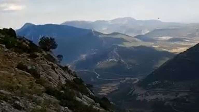 Τραγωδία στη Βοιωτία: Νεκρός σε απόκρημνη περιοχή στην Αράχωβα εντοπίστηκε ο αεροπτεριστής που αγνοούνταν [Εικόνες]