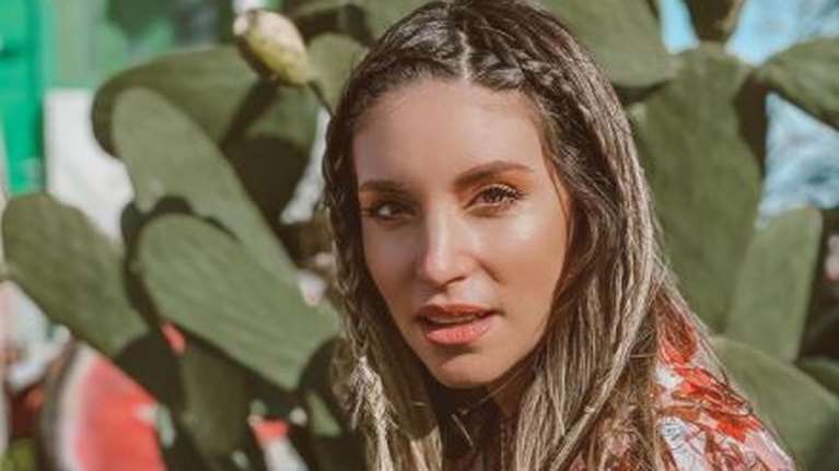 Η Αθηνά Οικονομάκου αποκάλυψε, με μια τέλεια φωτογραφία, το φύλο του μωρού που περιμένει