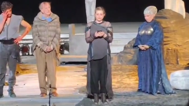 Μαρία Κίτσου: Η στιγμή που διαβάζει την επιστολή του ΣΕΗ κατά της αποφυλάκισης Λιγνάδη [βίντεο]