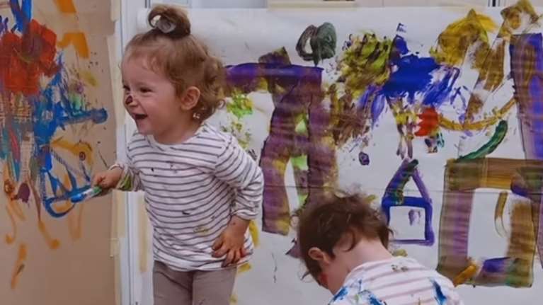 Ελίνα Μπόμπα: Οι δίδυμες Αριάνα και Φιλιππα &quot;μεταμόρφωσαν&quot; την όμορφη θεία τους από το Λονδίνο