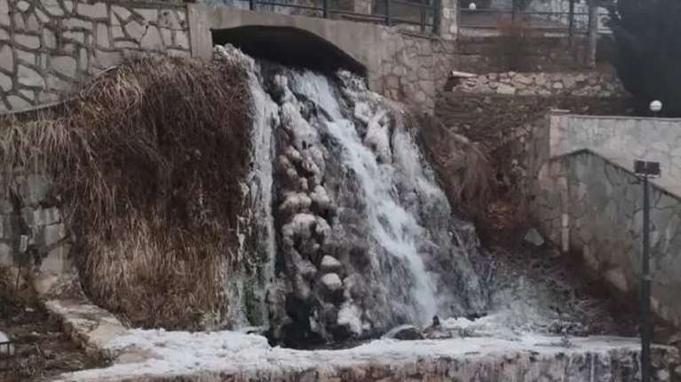 Φλώρινα: Πάγωσε ο καταρράκτης Πολυποτάμου [εικόνες - βίντεο]