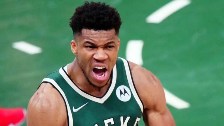 Ο Αντετοκούνμπο απειλεί "να κάνει ζημιές" και η Χαρά Βέρρα τον αποθεώνει