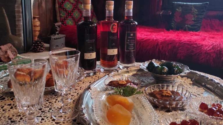 Το ηλιαστό κρασί της Σιάτιστας: Η μοναδική μέθοδος παρασκευής του και η λατρεία που του έδειχνε ο Χο Τσι Μινχ