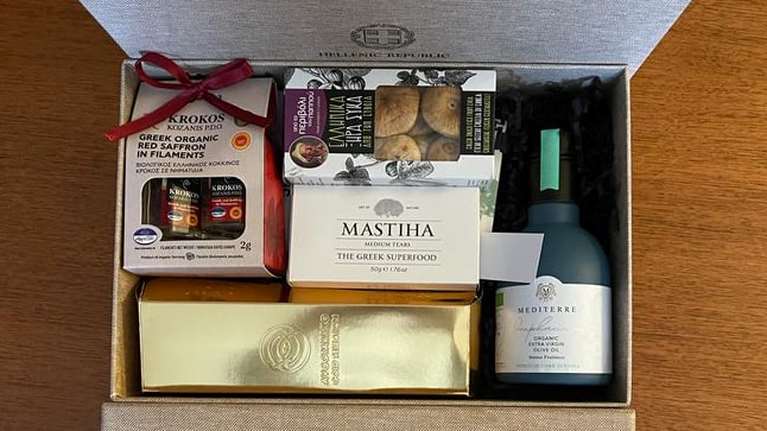 Κρόκο, μαστίχα, σύκα και ελαιόλαδο έκανε δώρο ο Δένδιας στους Ευρωπαίους ΥΠΕΞ [εικόνες]