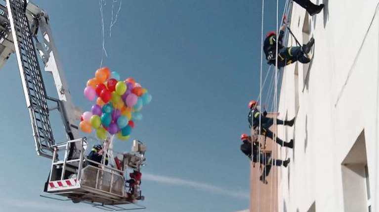 Θεσσαλονίκη: Συγκίνηση στο ΑΧΕΠΑ - Δίπλα στα παιδιά με καρκίνο η ΕΜΑΚ [Βίντεο]