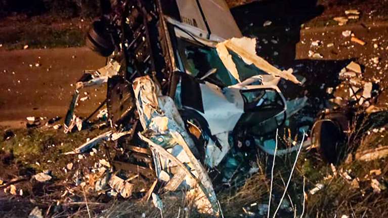 Φωτογραφίες σοκ από τη μετωπική σύγκρουση δύο νταλικών στην Καβάλα - Νεκροί οι δύο οδηγοί