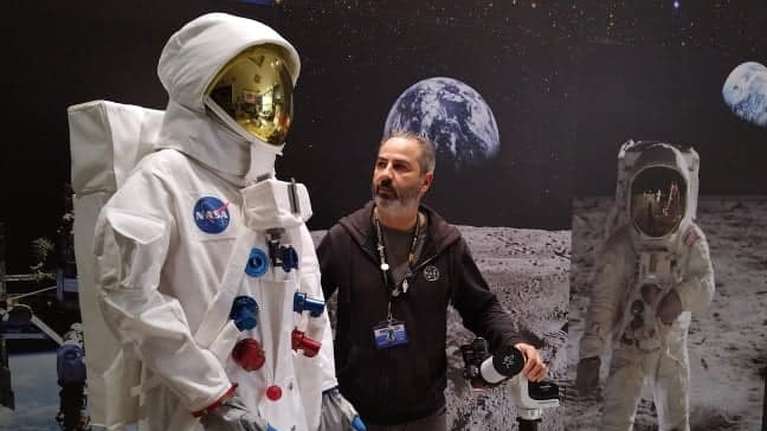 Η στολή του πρώτου αστροναύτη και οι μετεωρίτες από τον Άρη: Το εργαστήρι του διαστήματος στη Θεσσαλονίκη [εικόνες]