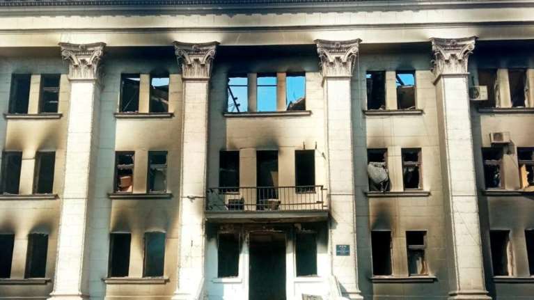 Θέατρο Μαριούπολης: Συνεχίζεται η επιχείρηση διάσωσης- 1.300 άνθρωποι ήταν στο καταφύγιο την ώρα που έπεσαν οι βόμβες