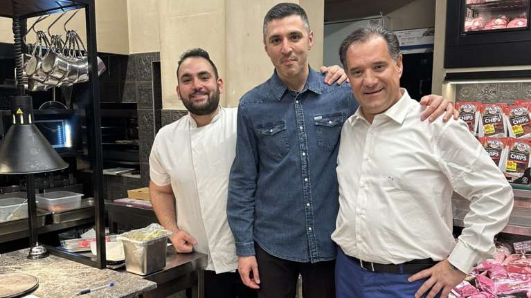 Ο Αντώνης Ρέμος κάλεσε τον Αδωνι Γεωργιάδη στο εστιατόριό του στη Θεσσαλονίκη: &quot;Πραγματικά εκπληκτικό&quot;