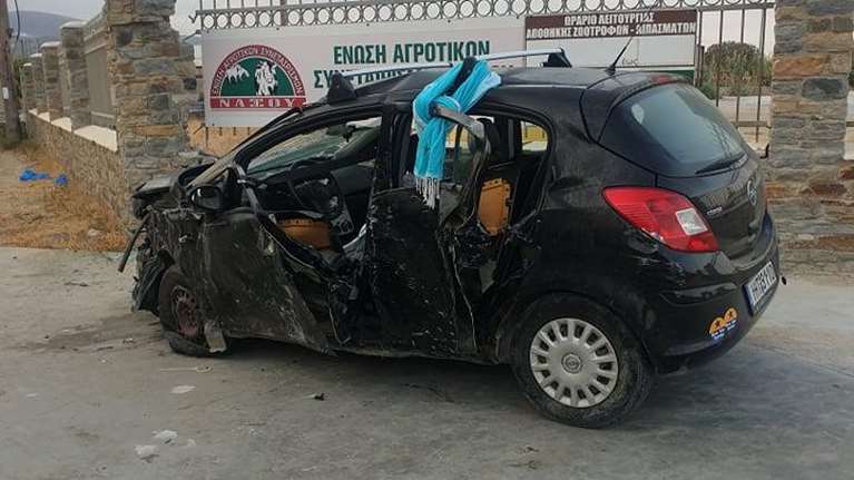 Νάξος: Οικογενειακή τραγωδία σε τροχαίο - Νεκρή η μητέρα, σοβαρά τραυματισμένοι πατέρας και κόρη [εικόνες]