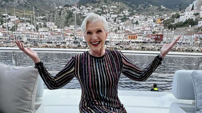 Μέι Μασκ - Από τη Σαντορίνη στην Ύδρα η μητέρα του Ελον: &quot;Γεια σου Ελλάδα, μια υπέροχη μέρα εξερευνώντας το όμορφο νησί&quot;