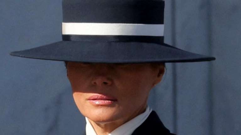 Οι Ουκρανοί αποθεώνουν τη Μελάνια: &quot;Agent Melania Trumpenko - Η μυστική πράκτορας του Κιέβου στον Λευκό Οίκο&quot; [εικόνες]