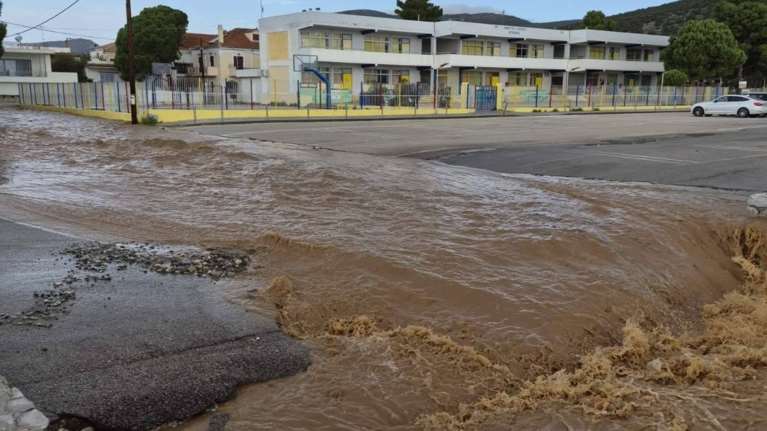 Η Adel "χτύπησε" την Ερμιονίδα: Να κηρυχθεί σε κατάσταση έκτακτης ανάγκης ζητεί ο δήμαρχος