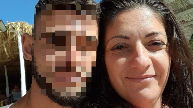 Αγρίνιο: &quot;Ο αδελφός μου δεν γεννήθηκε δολοφόνος, όταν την απειλούσε το έκανε για να γυρίσει κοντά του&quot;, λέει η αδελφή του 30χρονου