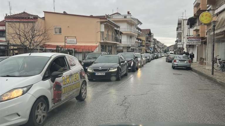 Κυκλοφοριακό κομφούζιο στο Περτούλι: Σχηματίσθηκαν ουρές 15 χιλιομέτρων
