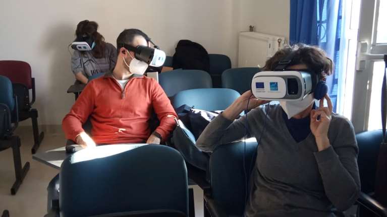 Θεσσαλονίκη: Γιατροί και νοσηλευτές του &quot;Γ.Παπανικολάου&quot; εκπαιδεύτηκαν σε βασικά θέματα εντατικής θεραπείας με τη χρήση εικονικής πραγματικότητας