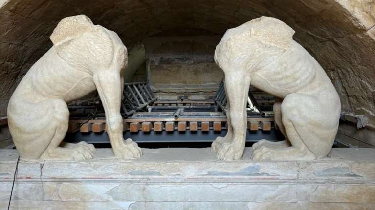 Αμφίπολη: Ολοκληρώθηκε η πρώτη φάση των έργων στον Τύμβο Καστά - Αυτοψία της Λίνας Μενδώνη [εικόνες]