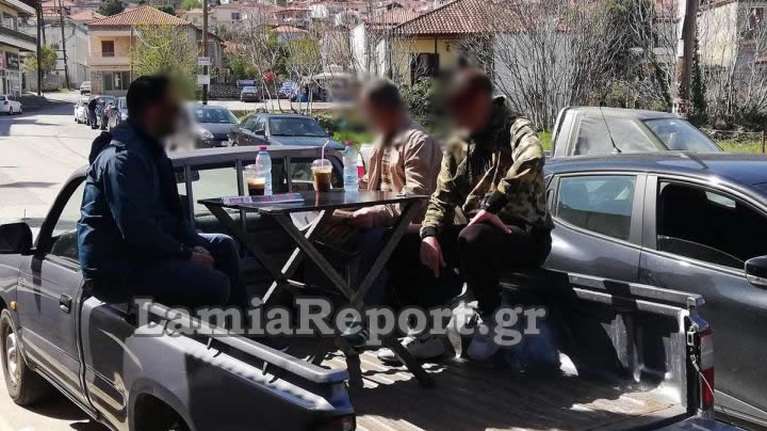 Φθιώτιδα: Απίθανη &quot;κορονο-πατέντα&quot; - Έκαναν καφετέρια την καρότσα αγροτικού