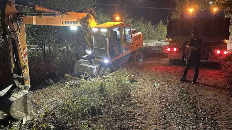 Προετοιμασίες για την κακοκαιρία στη Θεσσαλία: Ολονύχτιες εργασίες καθαρισμού - Επί τόπου ο Κικίλιας [εικόνες]