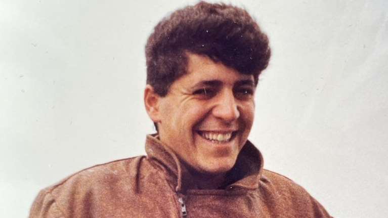 "Η μαύρη μέρα που μας στιγμάτισε": Συγκινεί η κόρη του Μανώλη Καντάρη, 12 χρόνια μετά τη δολοφονία