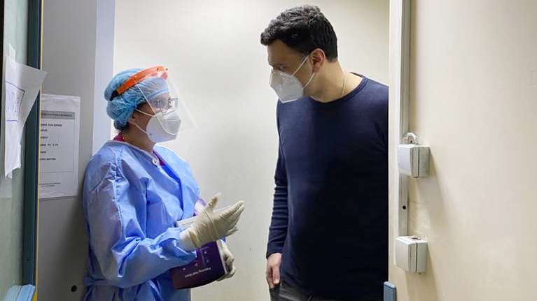 Επίσκεψη Κικίλια στον Ευαγγελισμό: Το μήνυμά του για την Παγκόσμια Ημέρα Υγείας