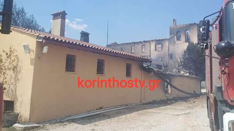 Φωτιά στον Σχίνο: Στις φλόγες το οινοποιείο &quot;Κτήμα Εύχαρις&quot; στα Μέγαρα - Καταστράφηκε ολοσχερώς [Εικόνες]