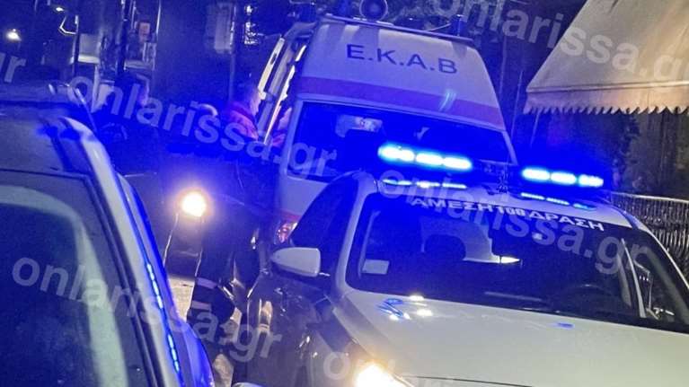 Σοκ στη Λάρισα: 35χρονη ξυλοκοπήθηκε στη μέση του δρόμου από τον σύντροφό της- Την έστειλε στο νοσοκομείο