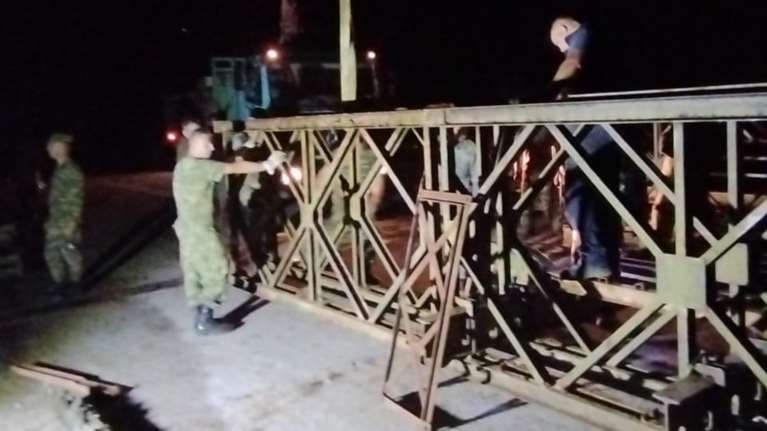 Βόλος: Στήθηκε η πτυσσόμενη γέφυρα Belley από τον στρατό στο Πήλιο - Προσωρινή λύση για τη γέφυρα των Καλών Νερών