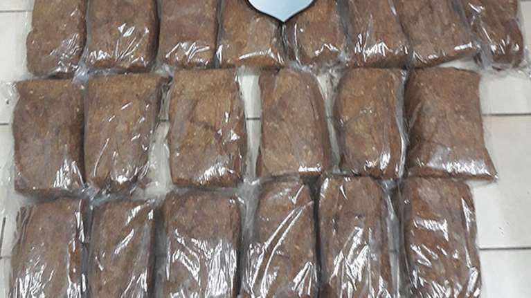 Στυλίδα: Συνελήφθη γνωστός λαϊκός τραγουδιστής για λαθραίο καπνό