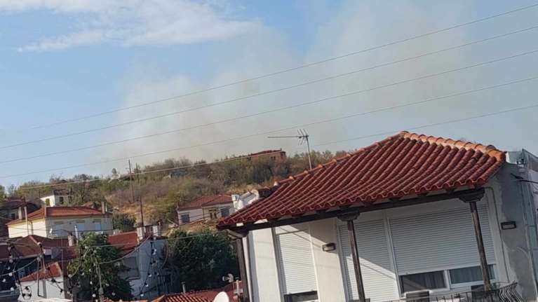 Φωτιά στο Σουφλί: Πυρκαγιά στον οικισμό Λαβάρων