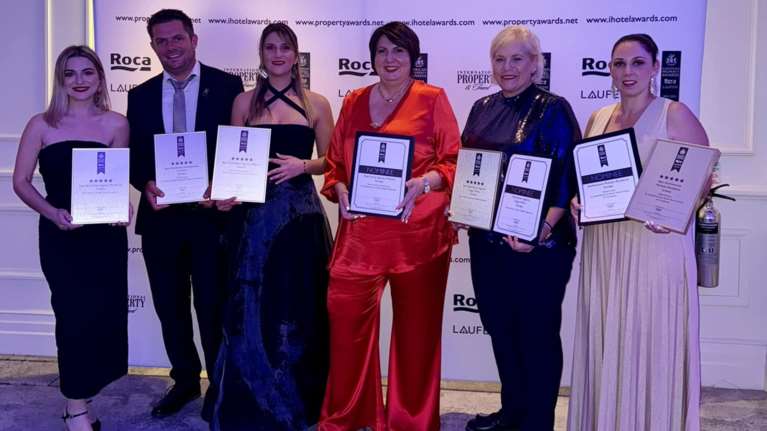 Roula Rouva-Forbes Global Properties: 8 βραβεία για τον Όμιλο Εταιρειών Roula Rouva στο Λονδίνο