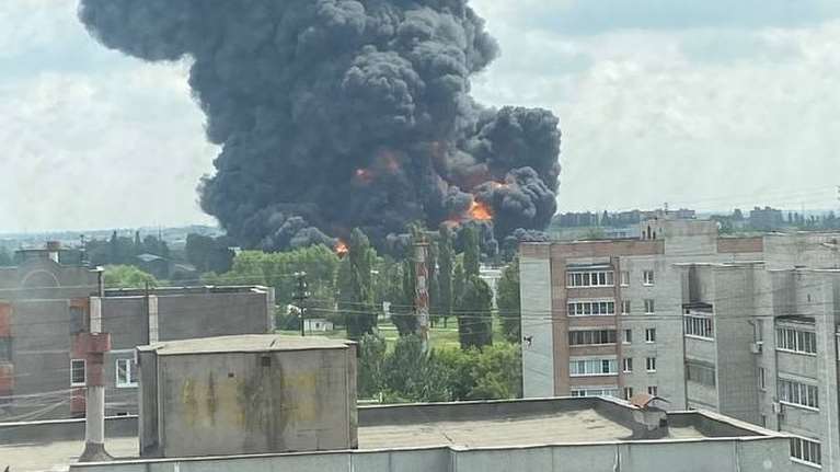 Ο πόλεμος στο έδαφος της Ρωσίας: Ξέσπασαν μάχες στη Βορονέζ μεταξύ στρατού και Βάγκνερ - Στις φλόγες δεξαμενή καυσίμων
