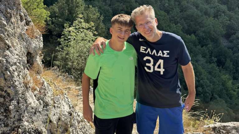 &quot;Τον θαυμάζω γιατί είναι μαχητής&quot;: Η συγκινητική ανάρτηση του Άκη Σκέρτσου για τον γιο του