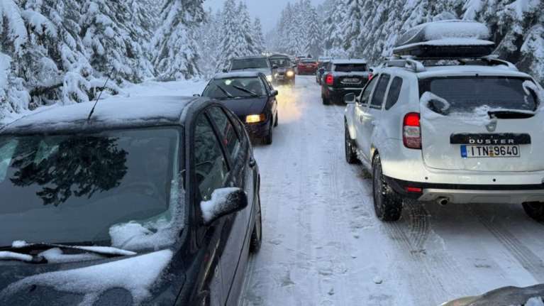 Γιατί προκλήθηκε μποτιλιάρισμα 15 χιλιομέτρων στο Περτούλι - Οι βλάβες στα αυτοκίνητα