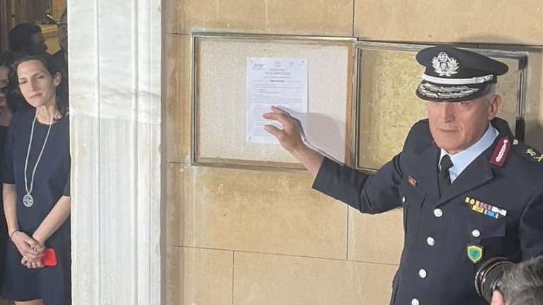 Εκλογές 2023: Θυροκολλήθηκε το Προεδρικό Διάταγμα για τη διάλυση της Βουλής - Σε προεκλογική τροχιά η χώρα