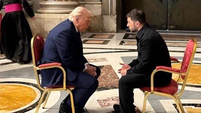 Διπλωματικός "πυρετός" στο Βατικανό:  Τραμπ και Ζελένσκι συμφώνησαν να έχουν νέες συνομιλίες αργότερα μέσα στην ημέρα