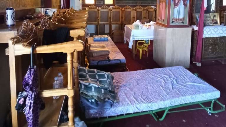 Έστησαν ράντζα σε εκκλησίες για τους πλημμυροπαθείς στα Φάρσαλα [εικόνες]