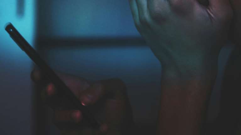 Πάτρα: Καθηγητής πανεπιστημίου φωτογράφιζε ανήλικη - Στο αυτόφωρο μετά από μήνυση του πατέρα της