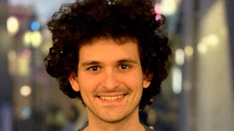 Συνελήφθη στις Μπαχάμες ο ιδρυτής της πλατφόρμας κρυπτονομισμάτων FTX Σαμ Μπάνκμαν-Φριντ