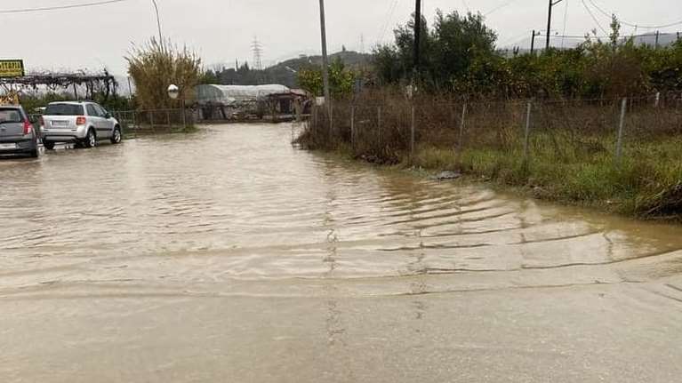 Κύμα κακοκαιρίας: Προβλήματα σε Ηπειρο και Θεσσαλία - Καταρρακτώδης βροχή στη Θεσσαλονίκη [Εικόνες - Βίντεο]