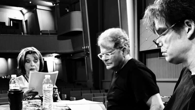 Πρώτη ανάγνωση για τα &quot;Έξι μαθήματα χορού σε έξι εβδομάδες&quot;: Με τη Ρένη Πιττακή, σε σκηνοθεσία Πέτρου Ζούλια