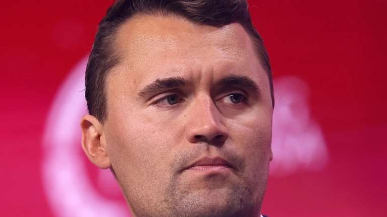 Βίντεο-σοκ: Νεκρός από πυροβολισμό ο ακροδεξιός ακτιβιστής Τσάρλι Κερκ σε πανεπιστήμιο στη Γιούτα - Τραμπ: &quot;Προσευχόμαστε για αυτόν&quot;