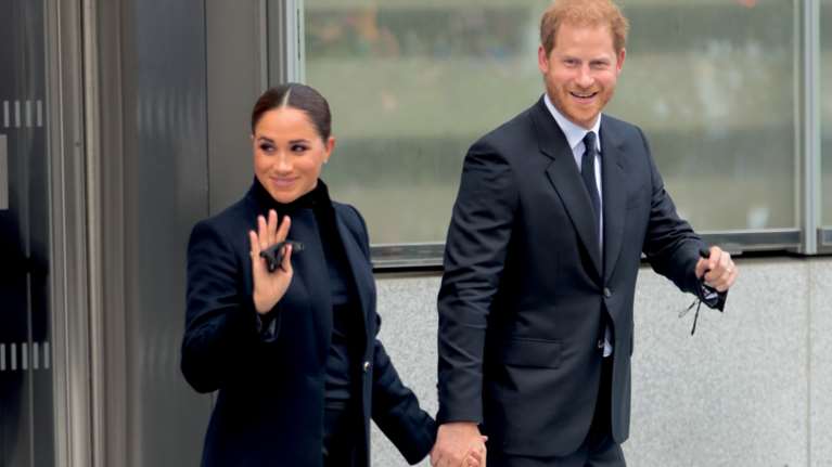 Η φωτογραφία της Μέγκαν με φουσκωμένη κοιλιά σκορπά ενθουσιασμό - Mε πουά φόρεμα